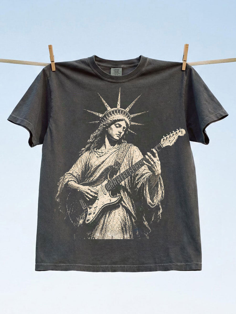 Women's The Statue Of Liberty Playing The Guitar Short-sleeved T-shirt